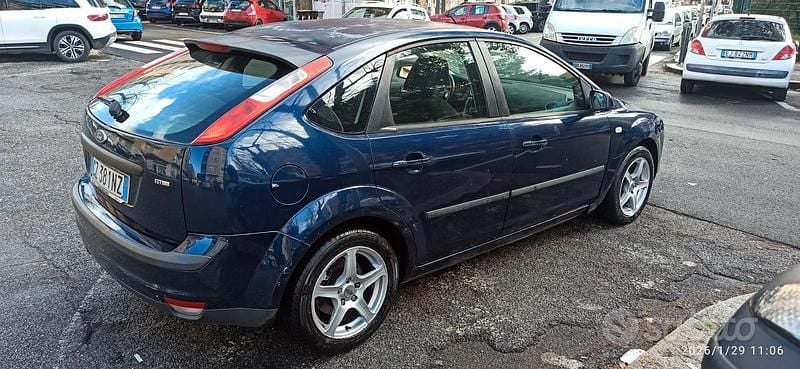 Usata Ford Focus 115 CV (84 kW) 2006 Blu Berlina