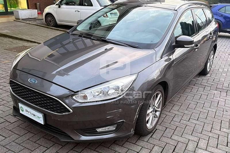 Begagnad Ford Focus Titanium 120 HK (88 kW) 2016 Grå Kombi