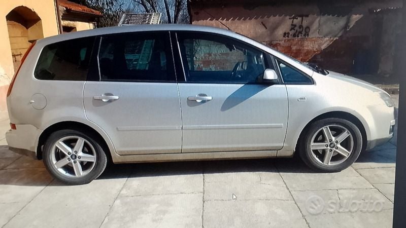 Usata 2007 Ford C-MAX Monovolume | 700 € (Super prezzo) - Immagine 1/2