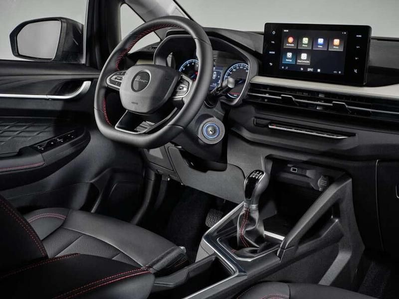 Nuova EMC QUATTRO 103 CV (75 kW) 2025 SUV