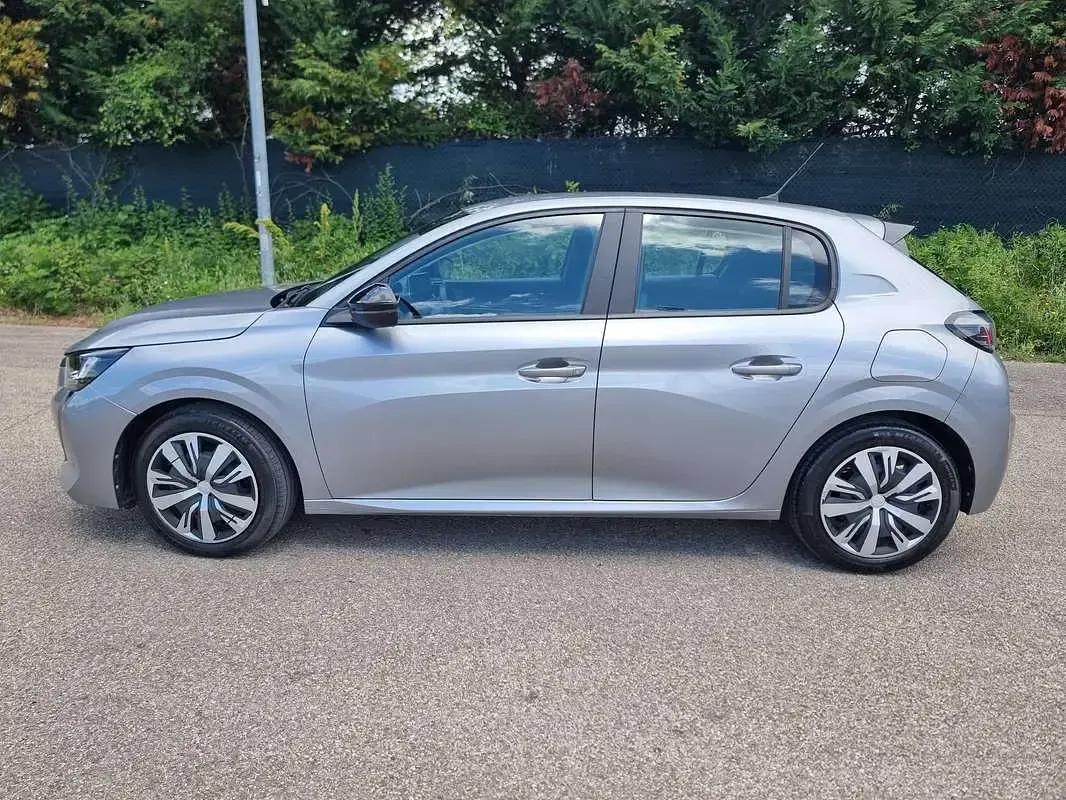 Usata Peugeot 208 Active 101 CV (74 kW) 2023 Grigio Utilitaria