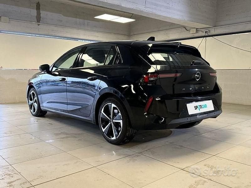 Usata Opel Astra Edition 181 CV (133 kW) 2024 Nero Berlina