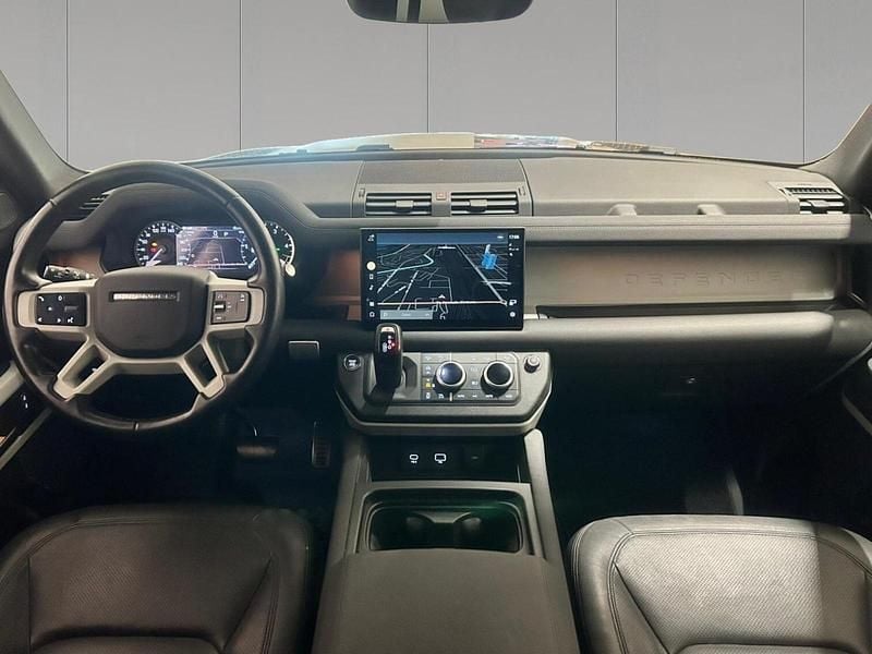 Käytetty Land Rover Defender SE 200 HP (147 kW) 2023 Ruskea Katumaasturi