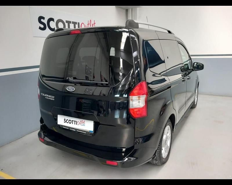 Usata Ford Tourneo Courier Titanium 95 CV (69 kW) 2017 Nero Monovolume