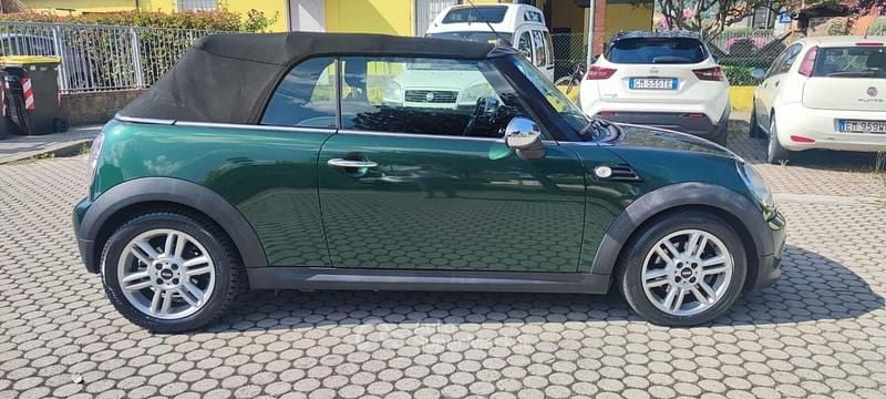 Usata Mini Cooper Cabriolet 111 CV (81 kW) 2014 Oro Cabrio