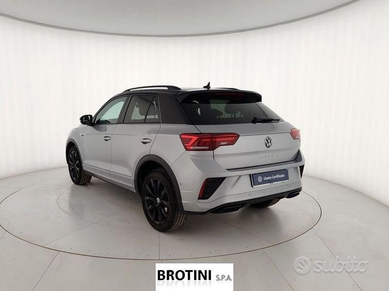 Usata VW T-Roc R-line 110 CV (80 kW) 2024 Grigio SUV