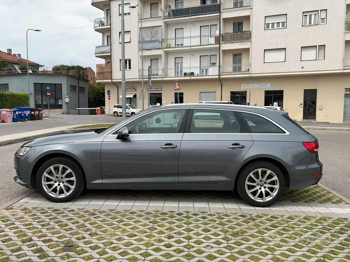 Usata Audi A4 150 CV (110 kW) 2017 Grigio Station wagon