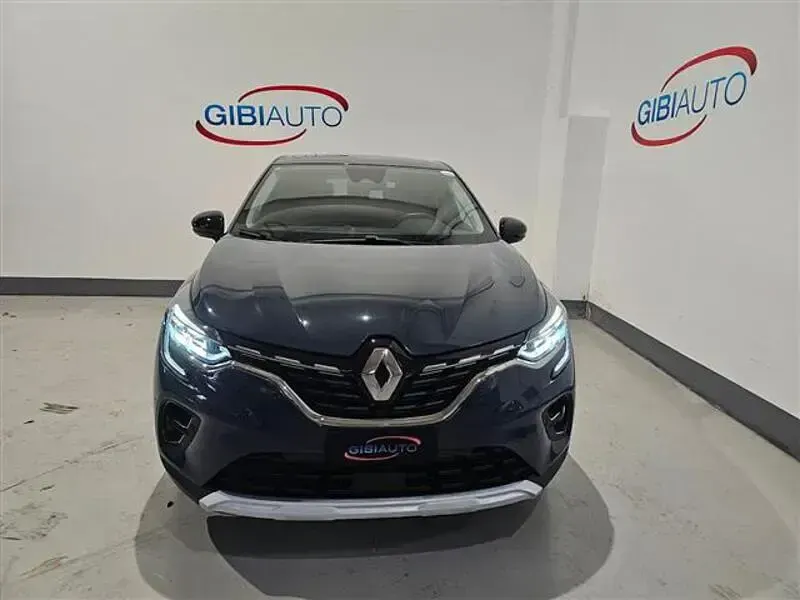 Usata Renault Captur Techno 145 CV (106 kW) 2023 Blu scuro SUV