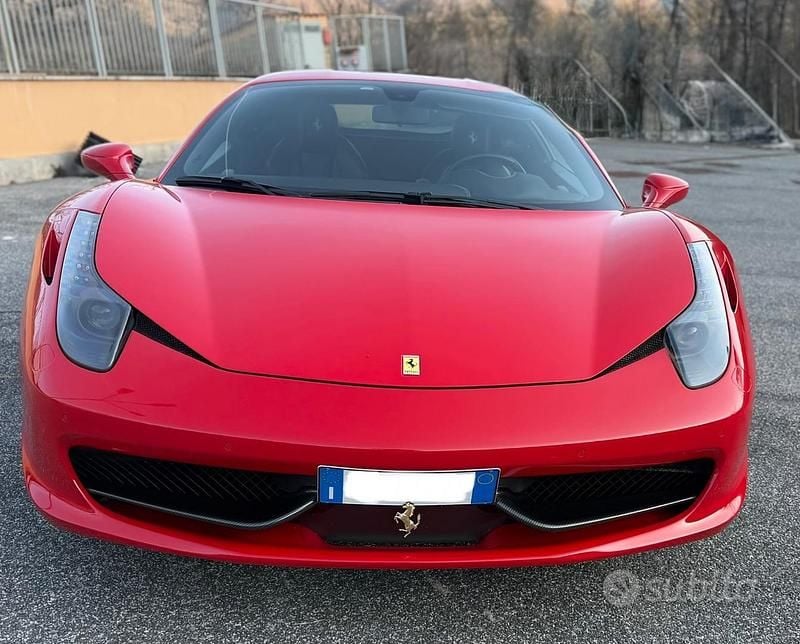 Usata Ferrari 458 570 CV (419 kW) 2012 Rosso Coupé
