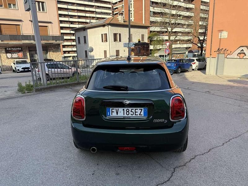 Usata Mini Cooper D 116 CV (85 kW) 2019 Verde Utilitaria