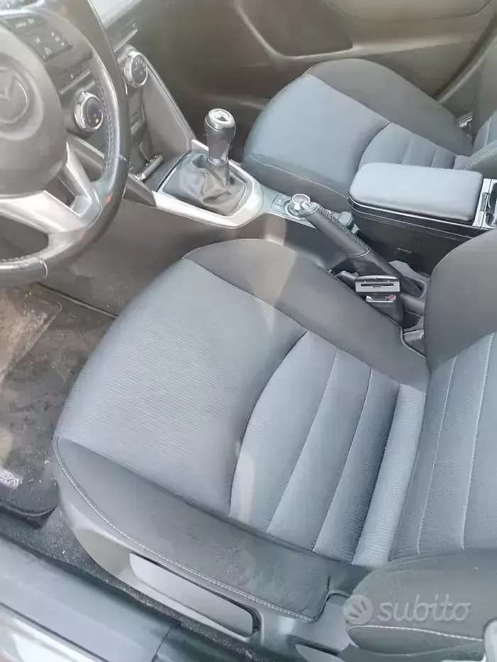 Usata Mazda 3 Active 105 CV (77 kW) 2016 Grigio Berlina
