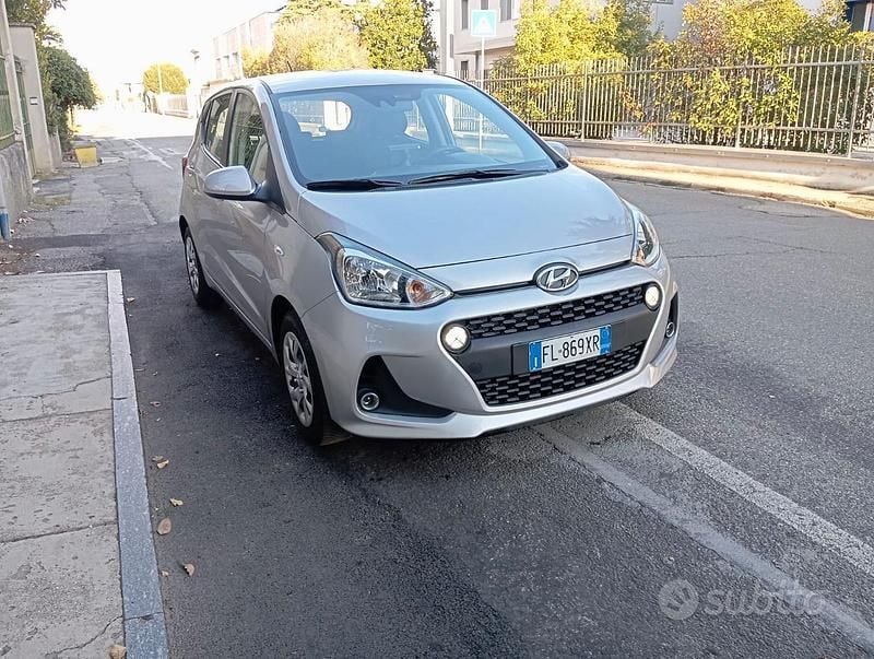Usata Hyundai i10 Comfort 83 CV (61 kW) 2018 Grigio Utilitaria