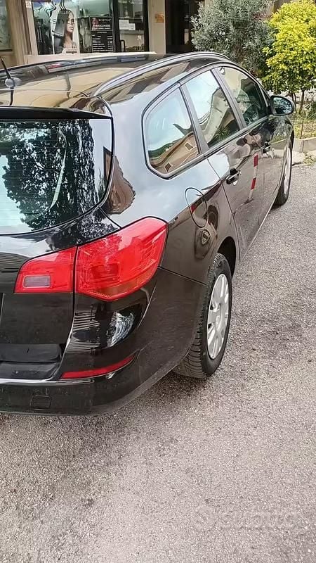 Usata Opel Astra 2011 Nero Station wagon