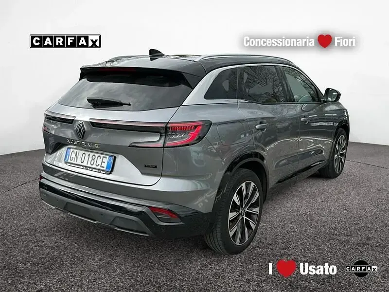 Usata Renault Austral Techno 199 CV (146 kW) 2023 Grigio SUV