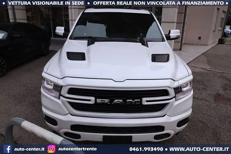 Usata Dodge Ram 260 CV (191 kW) 2022 Bianco Pick-up