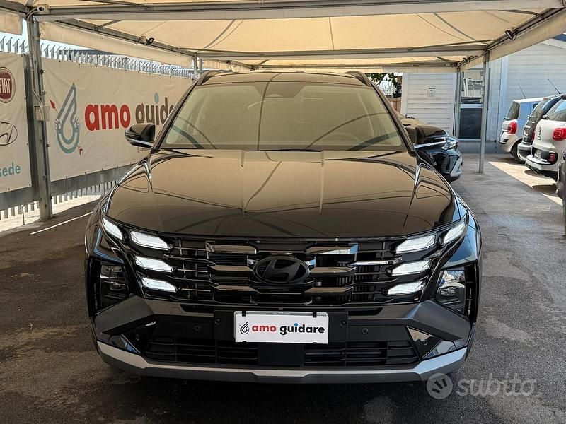 Nero Nuova 2025 Hyundai Tucson SUV | 32.990 € (Buon prezzo) - Immagine 1/4