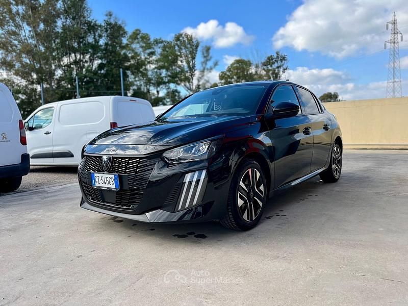 Usata Peugeot 208 Allure 101 CV (74 kW) 2025 Nero Utilitaria
