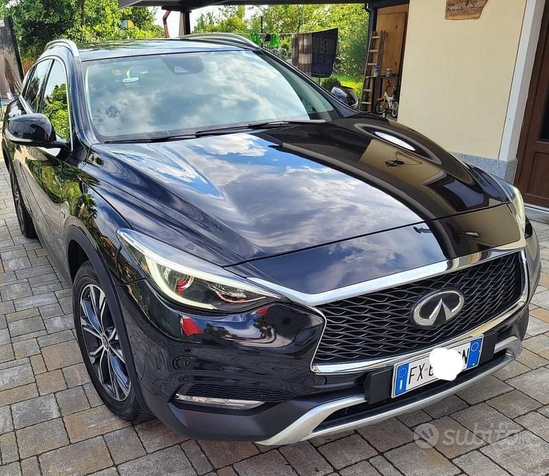 Usata Infiniti QX30 Premium 170 CV (125 kW) 2017 Nero SUV