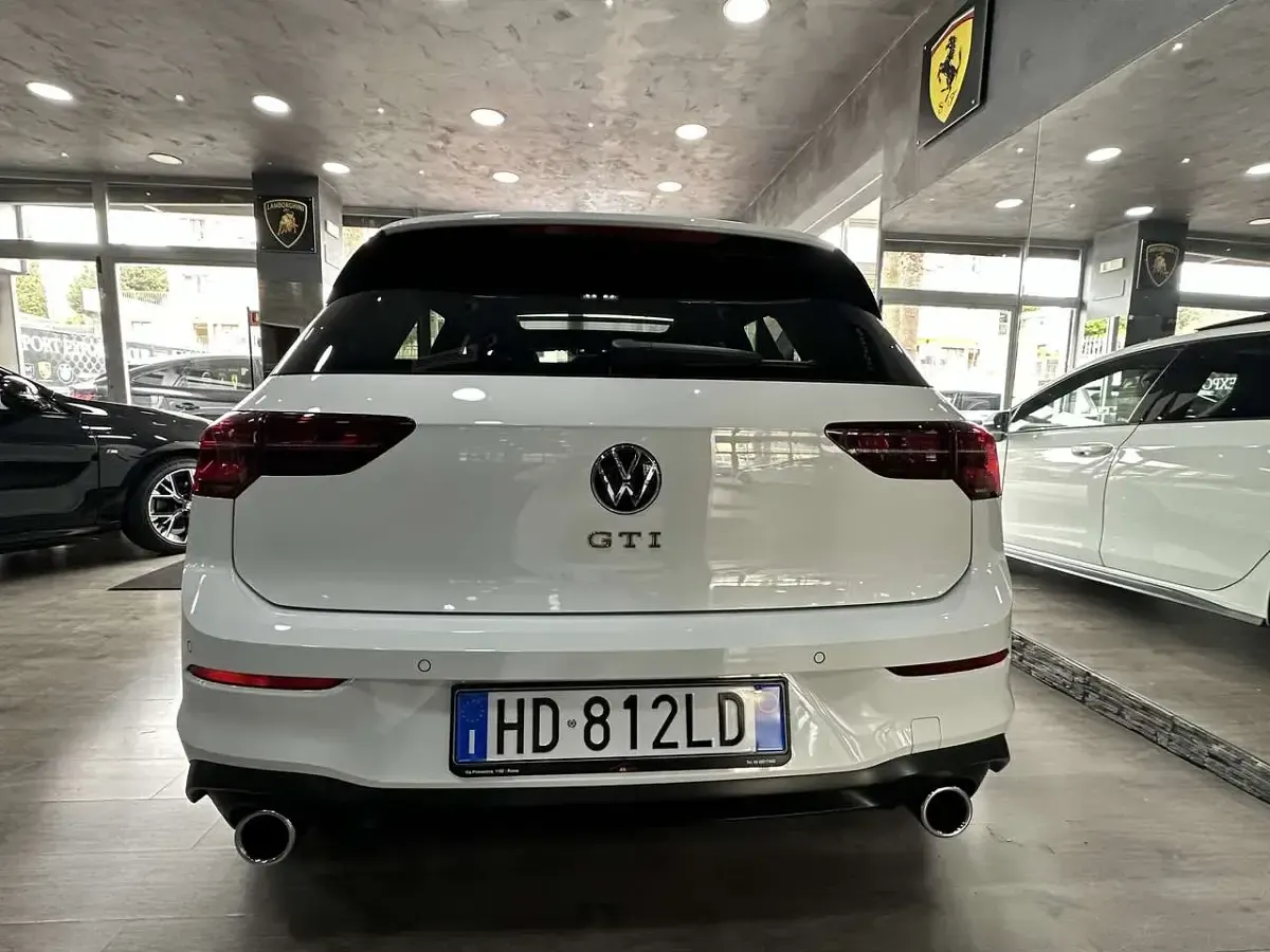 Usata VW Golf VIII GTI 245 CV (180 kW) 2023 Pure white Berlina