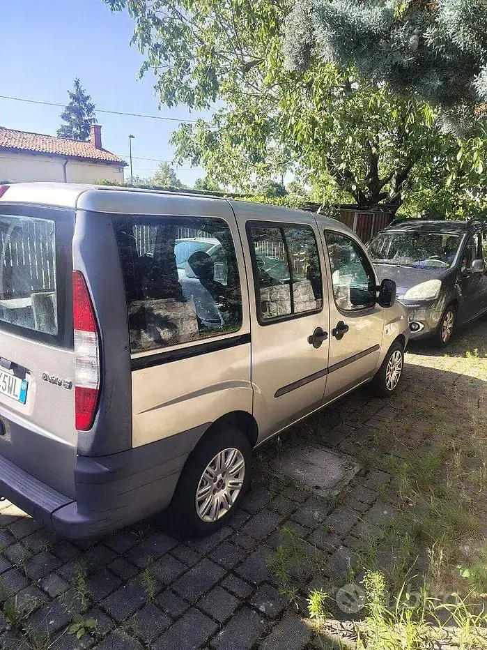 Usata Fiat Doblò 101 CV (74 kW) 2002 Grigio Monovolume