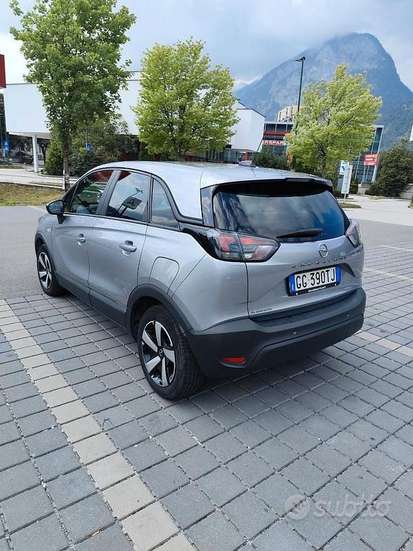 Usata Opel Crossland 110 CV (80 kW) 2021 Grigio SUV