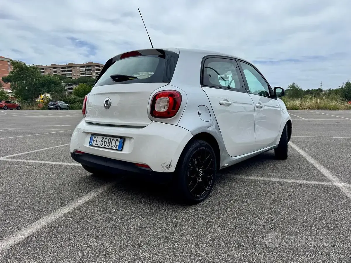 Usata Smart ForFour Passion 71 CV (52 kW) 2017 Bianco Utilitaria