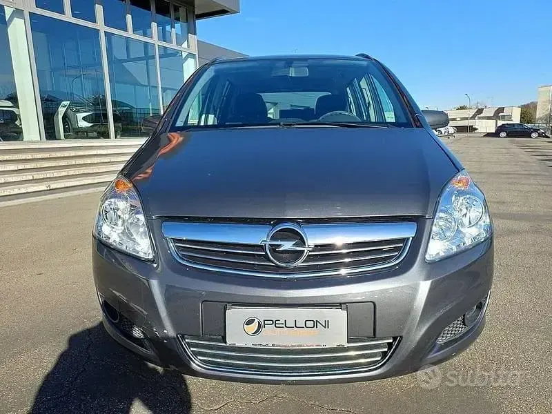 Usata Opel Zafira 94 CV (69 kW) 2009 Grigio Monovolume