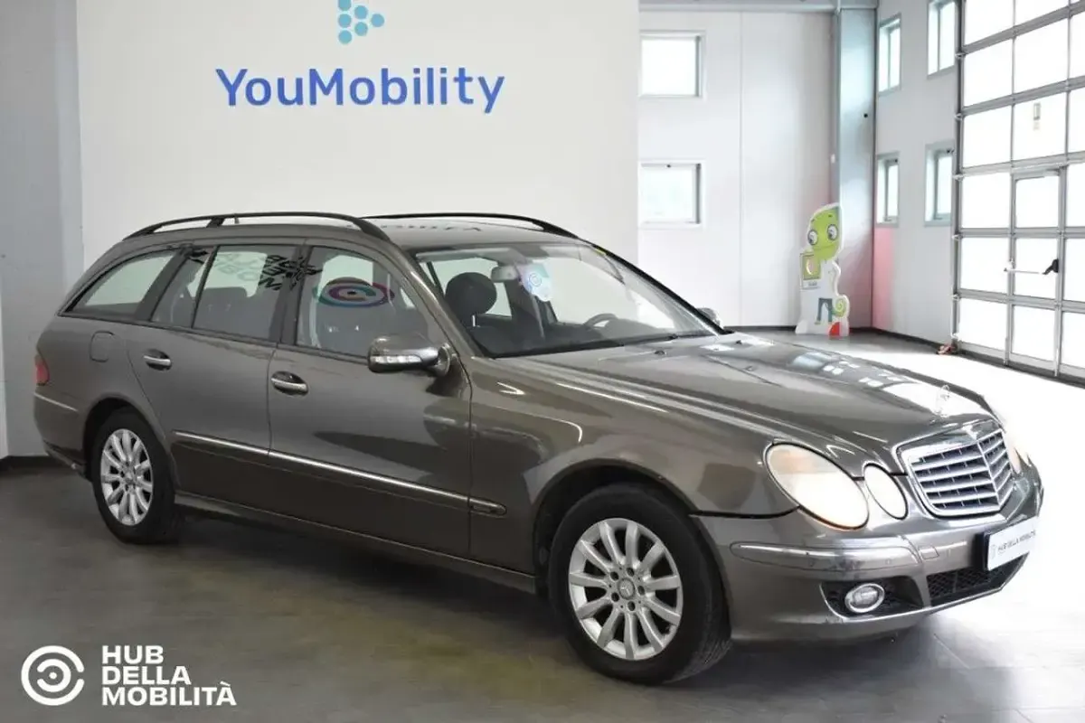 Usata Mercedes E220 Elegance 170 CV (125 kW) 2007 Grigio Station wagon
