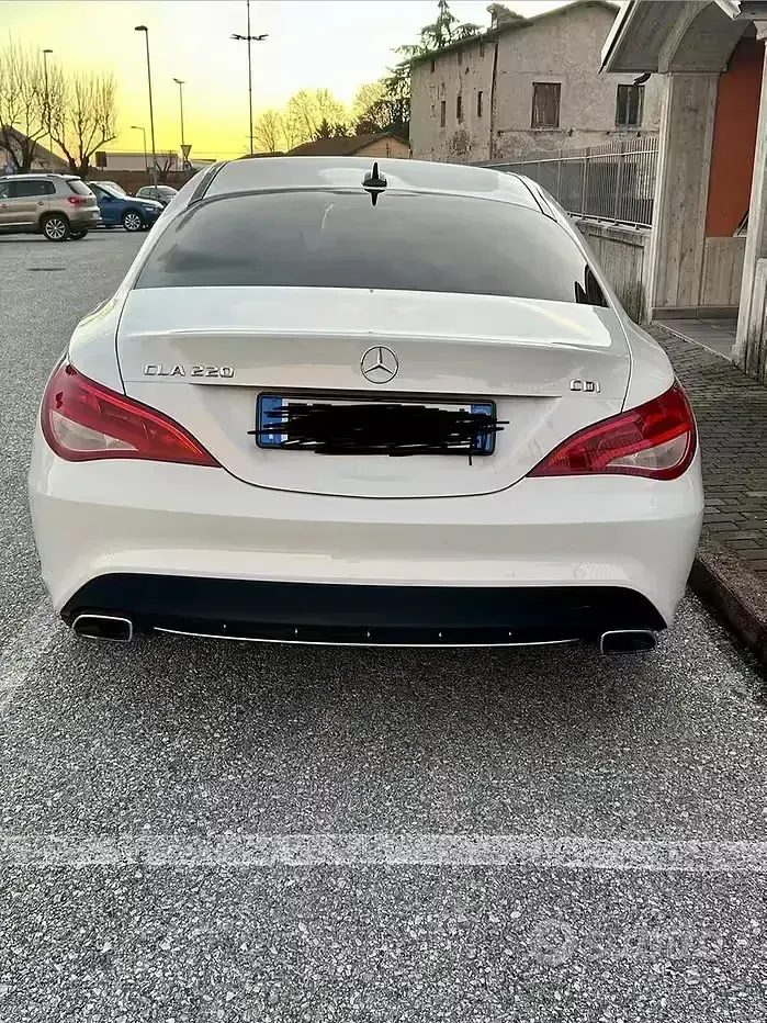 Usata Mercedes CLA220 177 CV (130 kW) 2015 Bianco Coupé