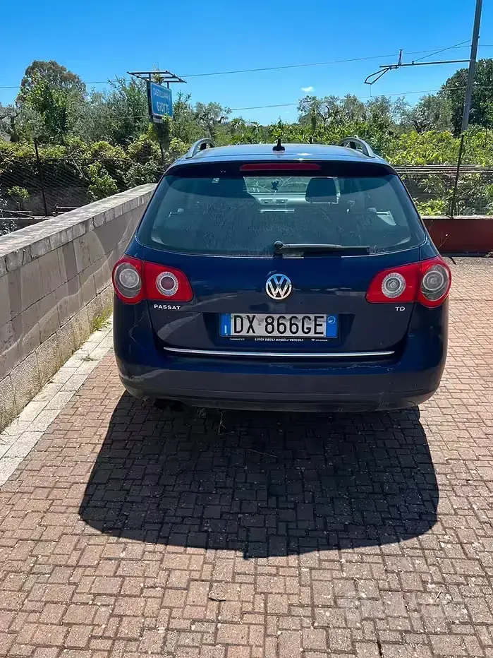 Usata VW Passat 110 CV (80 kW) 2009 Blu Station wagon