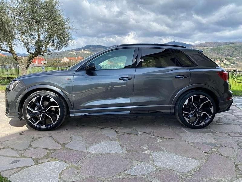 Grigio Usata 2022 Audi Q3 Sportback S-Line SUV | 29.500 € (Super prezzo) - Immagine 1/4