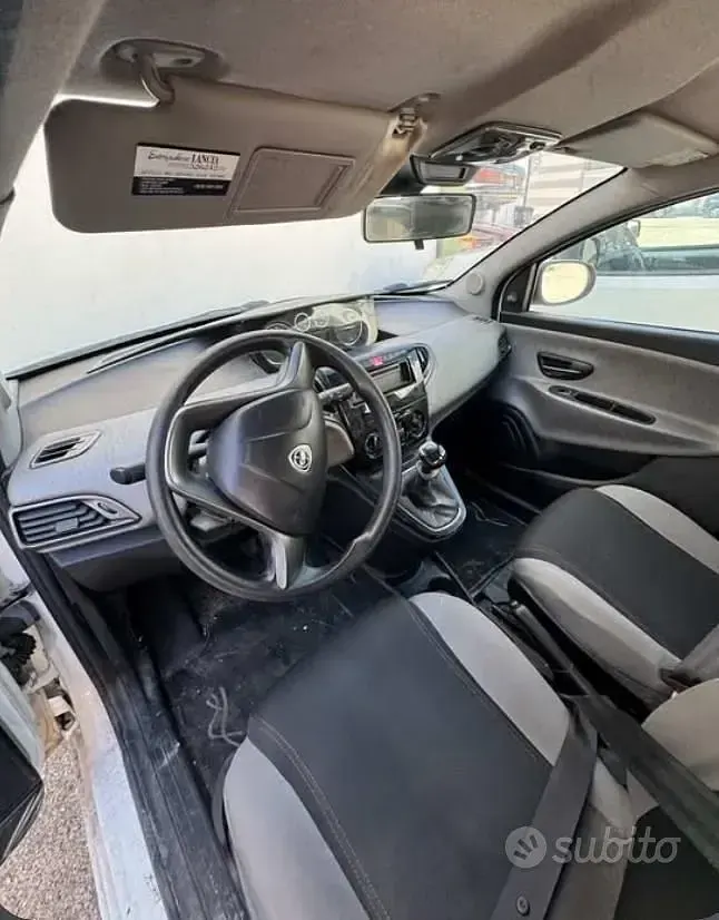Usata Lancia Ypsilon 69 CV (50 kW) 2012 Utilitaria