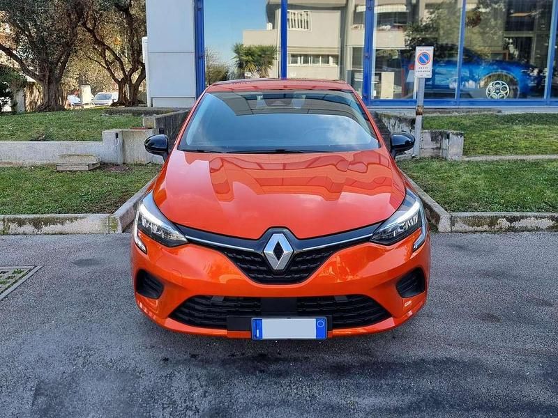 Usata Renault Clio V Equilibre 67 CV (49 kW) 2023 Arancione Berlina