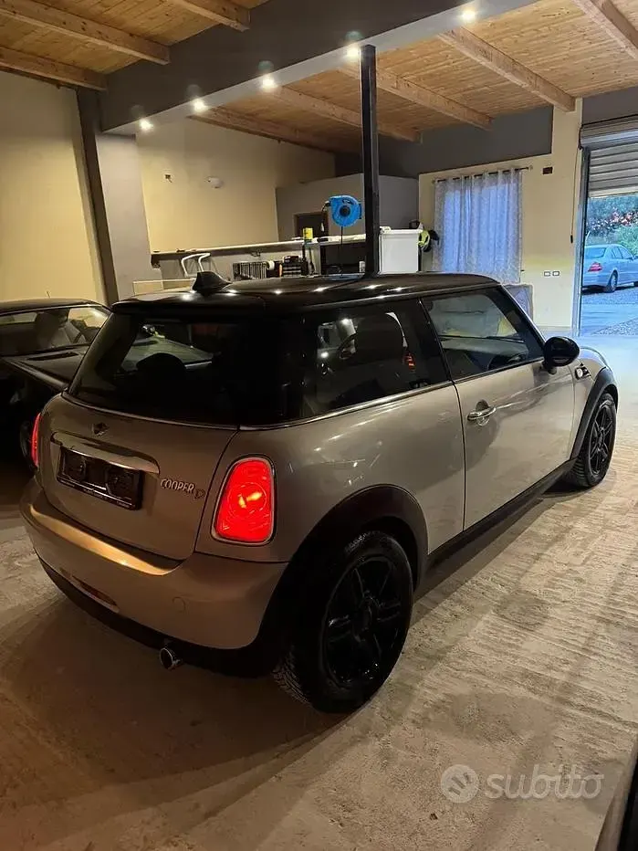 Usata Mini Cooper D 111 CV (81 kW) 2011 Grigio Utilitaria