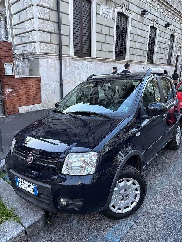 Usata Fiat Panda 4x4 Climbing 69 CV (50 kW) 2011 Utilitaria