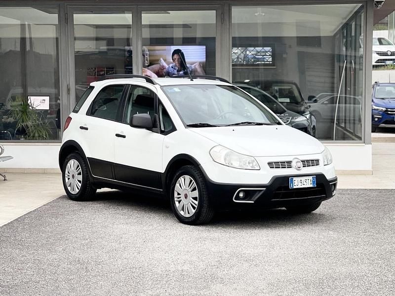 Usata Fiat Sedici 120 CV (88 kW) 2011 Bianco SUV