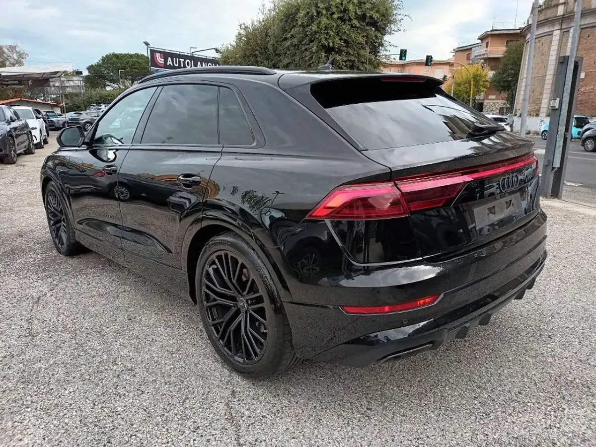 Usata Audi Q8 286 CV (210 kW) 2024 Nero SUV