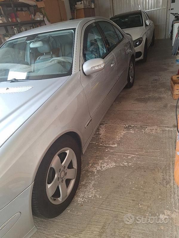 Usata Mercedes 220 Avantgarde 150 CV (110 kW) 2005 Berlina