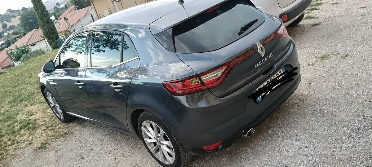 Usata Renault Mégane IV 110 CV (80 kW) 2017 Grigio Berlina