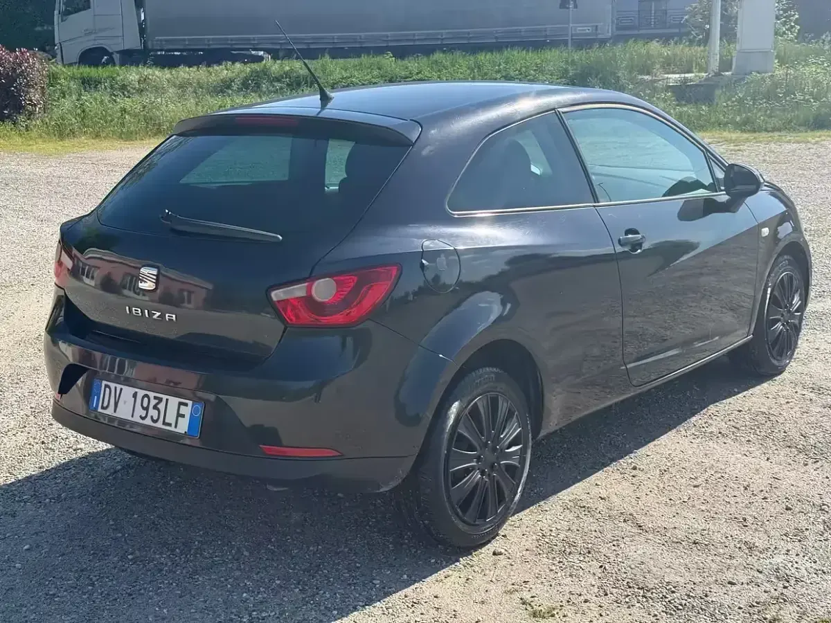 Usata Seat Ibiza 80 CV (58 kW) 2009 Nero Coupé