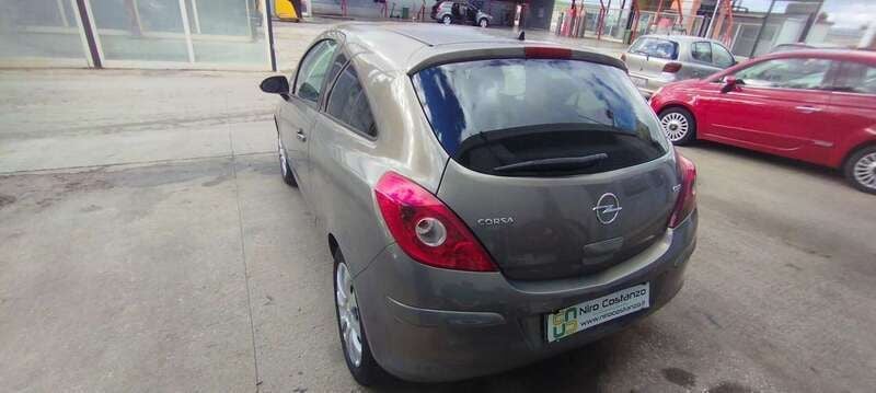 Usata Opel Corsa 75 CV (55 kW) 2011 Grigio Utilitaria