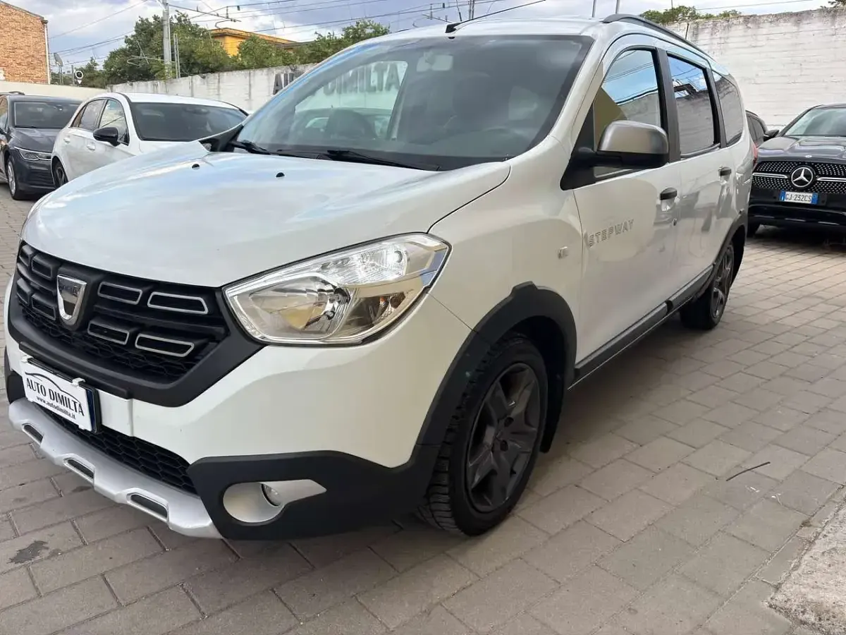 Usata Dacia Lodgy Stepway 109 CV (80 kW) 2018 Bianco Monovolume