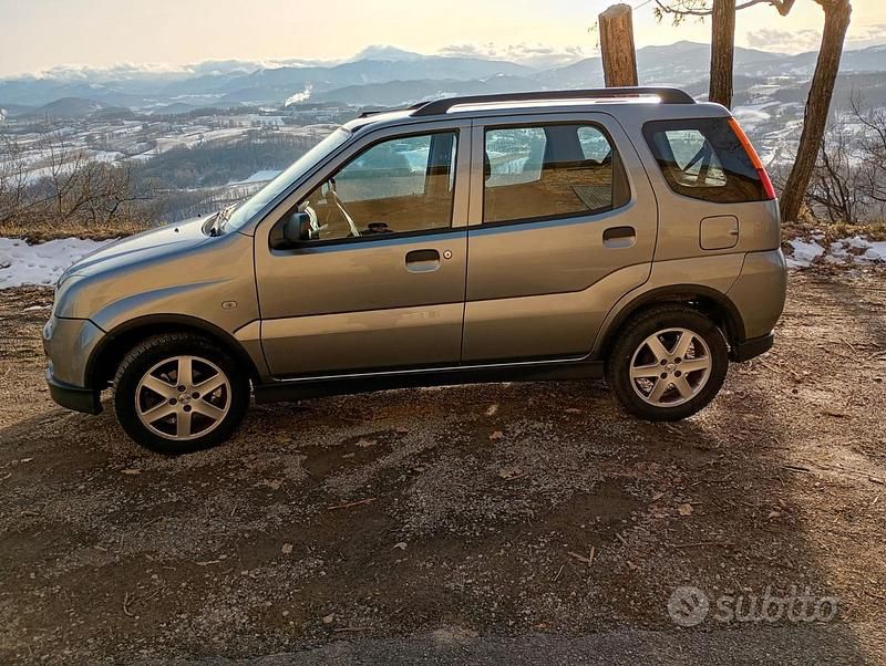 Usata Suzuki Ignis 69 CV (50 kW) 2005 Grigio Utilitaria