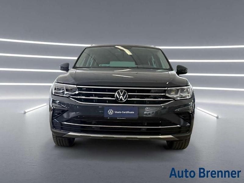 Usata VW Tiguan Elegance 150 CV (110 kW) 2023 Dolphine grau SUV