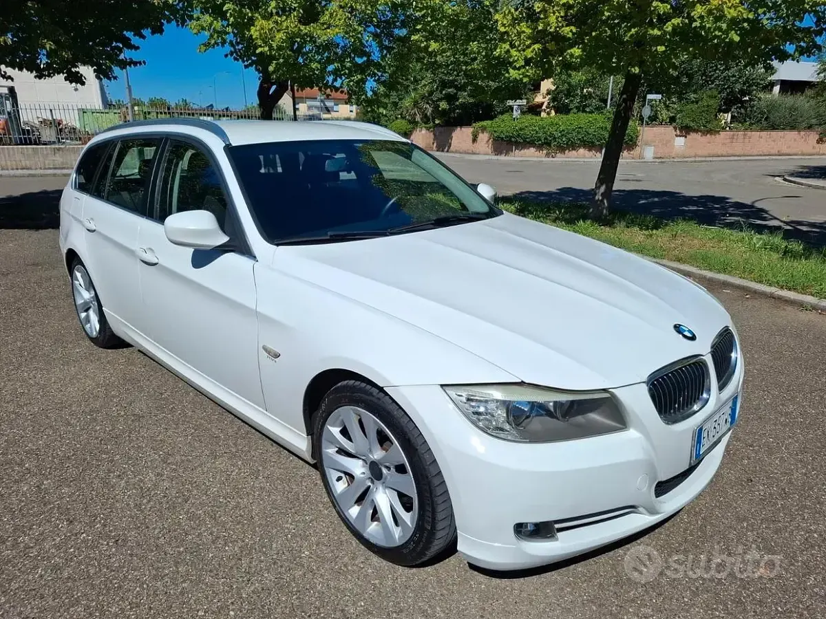 Usata BMW 318 143 CV (105 kW) 2011 Bianco Station wagon