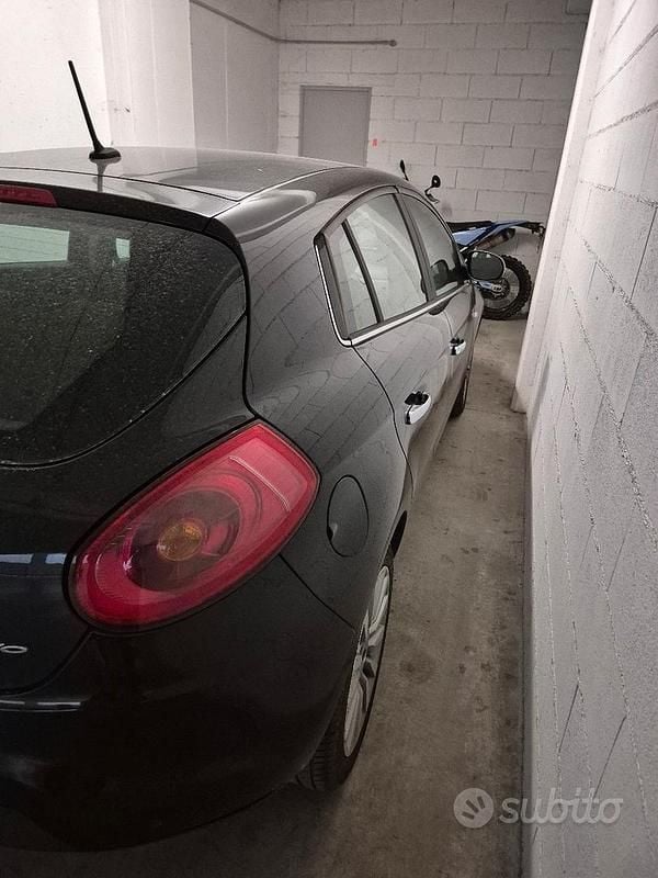 Usata Fiat Bravo 105 CV (77 kW) 2013 Nero Utilitaria
