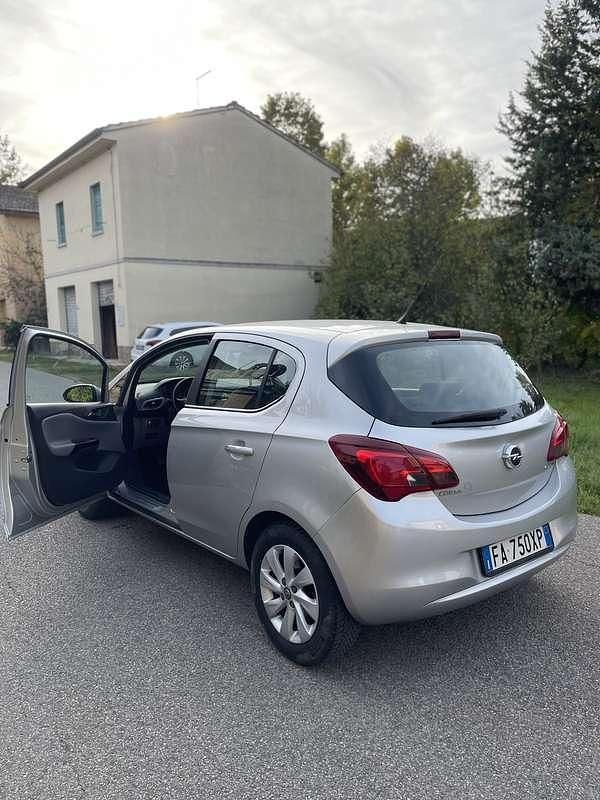 Usata Opel Corsa Edition 95 CV (69 kW) 2015 Berlina