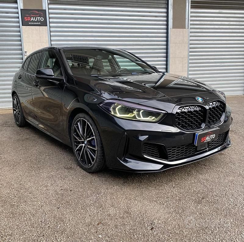 Begagnad BMW M135 Efficient Dynamics 306 HK (225 kW) 2021 Svart Halvkombi