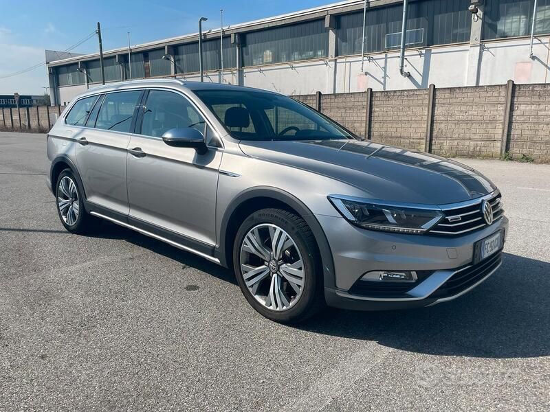 Argento Usata 2016 VW Passat Alltrack Station wagon | 19.500 € (Cara) - Immagine 1/4