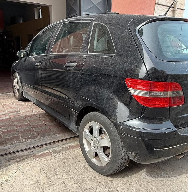 Usata Mercedes B180 2006 Nero Monovolume